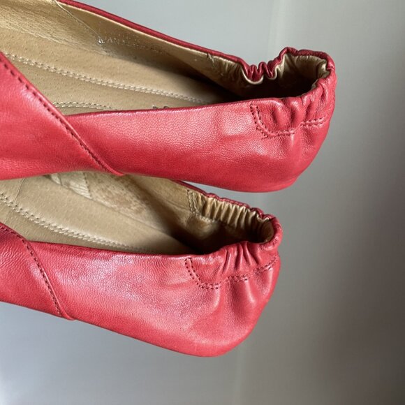 Chocolate Blu Cam II Pleated Flat Size 6.5 RED Leather Slip On Ballet Cam2 Flats - Picture 3 of 14
